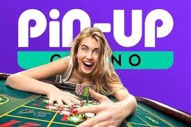  Pin-up-da bir onlayn kazino veb saytında bir silahlı quldur 